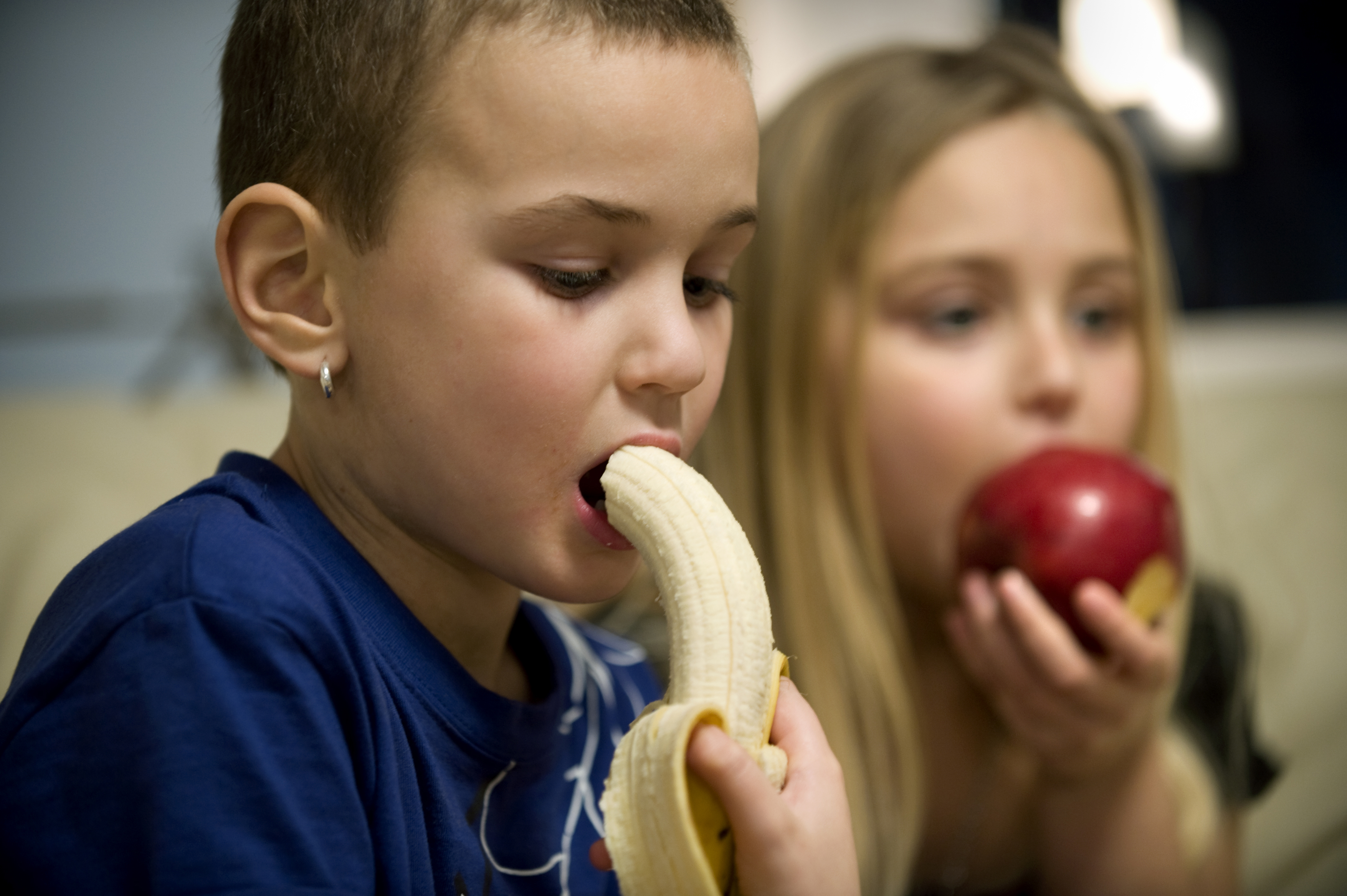 För ungarna har frukt blivit det nya godis.