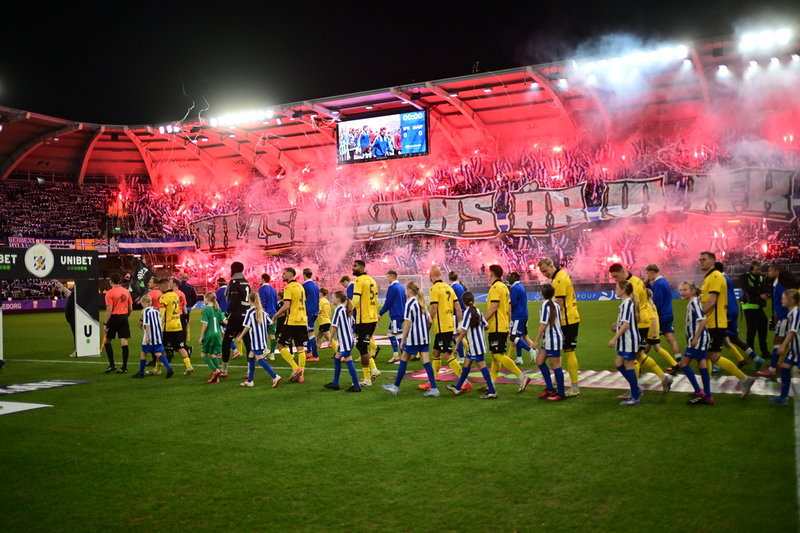 Göteborgs tifo innan matchen mellan Göteborg och Mjällby på Gamla Ullevi förra säsongen. Arkivbild.