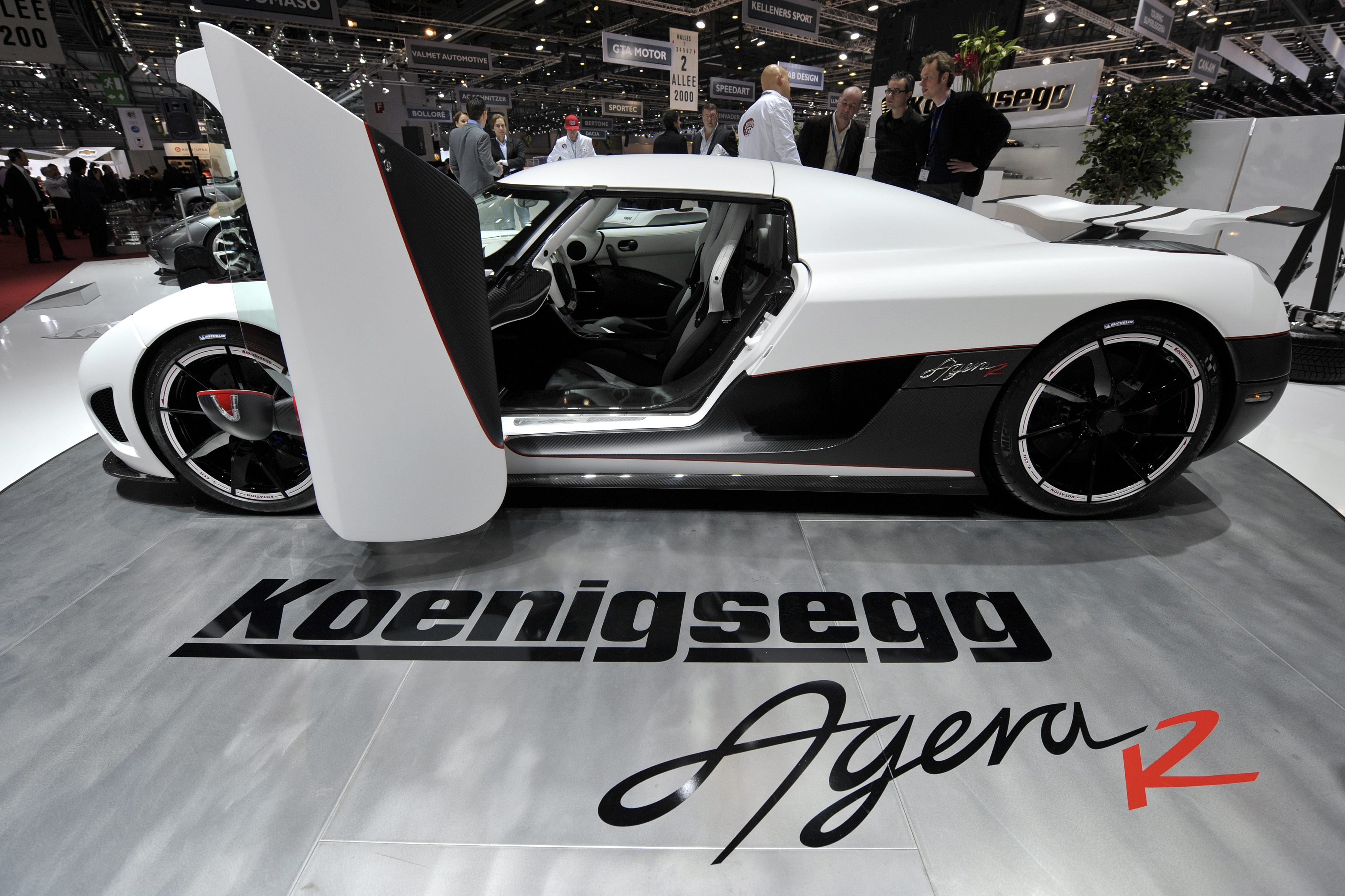9. Koenigsegg Agera R. Topphastighet: 440 km/h, 0-100 på 2,9 sekunder. 9. Koenigsegg Agera R. Topphastighet: 440 km/h, 0-100 på 2,9 sekunder.