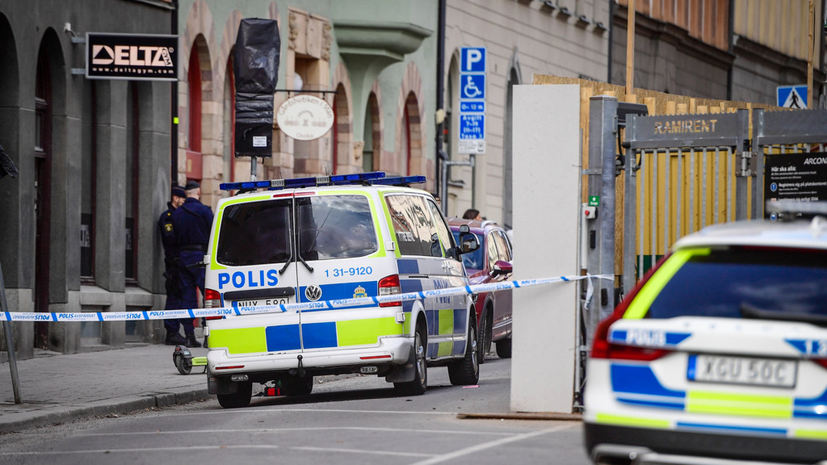 Det var i mars i år som en man sköts till döds vid ett gym i centrala Stockholm. Sedan tidigare är tre personer häktade och nu har en fjärde häktats för medhjälp till mord. Arkivbild.