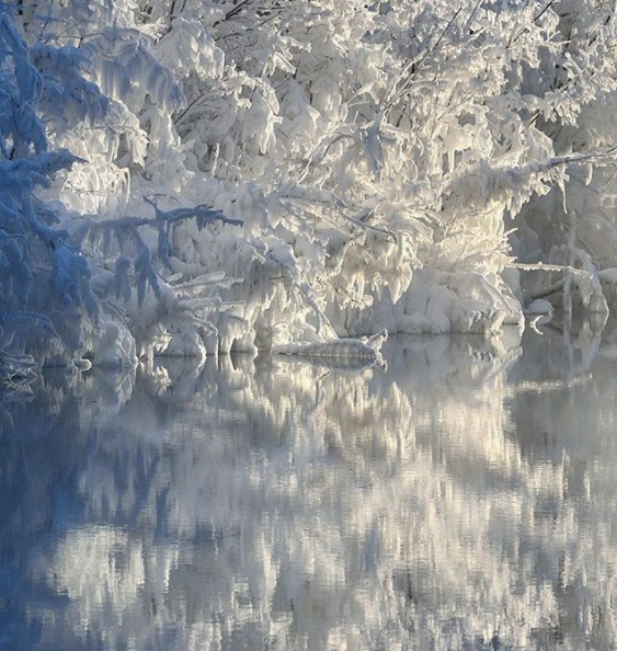 Vattendrag i superkalla Oymyakon Vattendrag i superkalla Oymyakon