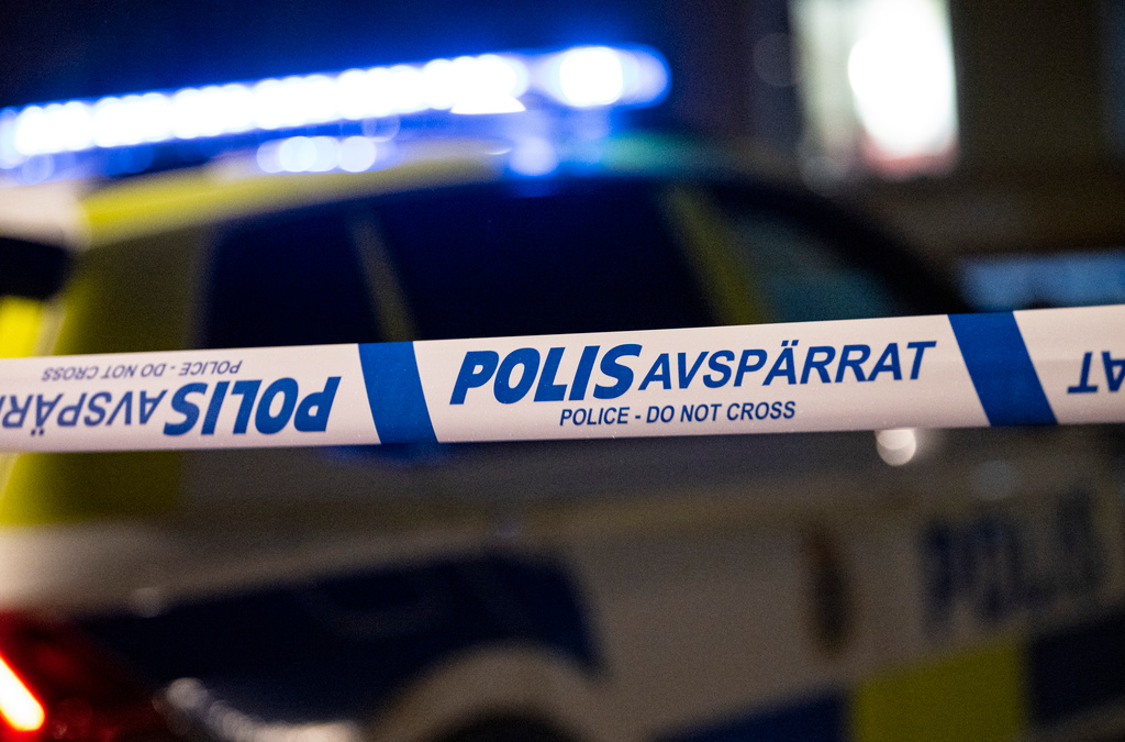 Polisen fick in flera samtal om skottlossningen i Solberga i Stockholm under torsdagskvällen. Efter ungefär en timme hittades en skadad man, som senare avled. Arkivbild.