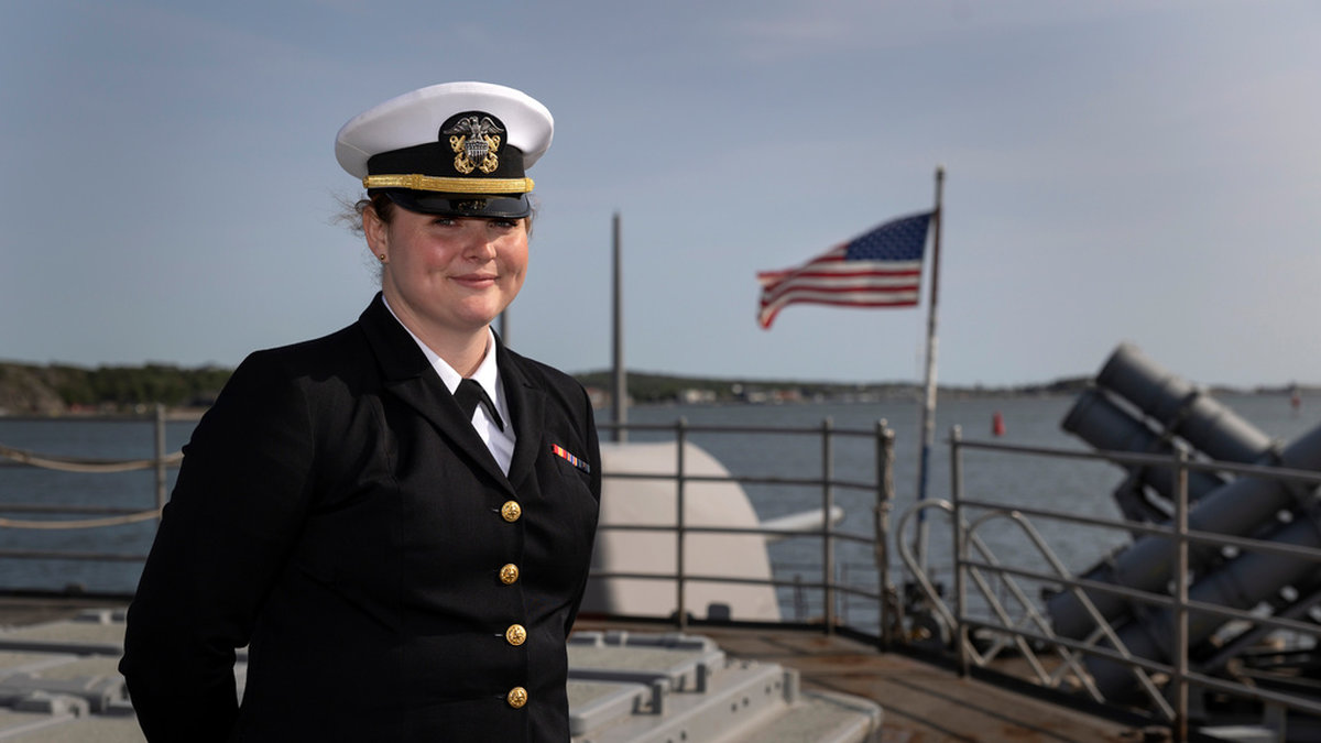 Löjtnant Elizabeth Armstrong arbetar på den amerikanska robotkryssaren USS Normandy som nyligen besökte Göteborg.