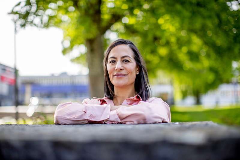 'Många kvinnor tror att de är ensamma om det de går igenom. Om jag kan vara rösten som ger dem en liten tröst eller får dem att tänka annorlunda så har jag gjort det jag vill', säger Hanna Saadi.