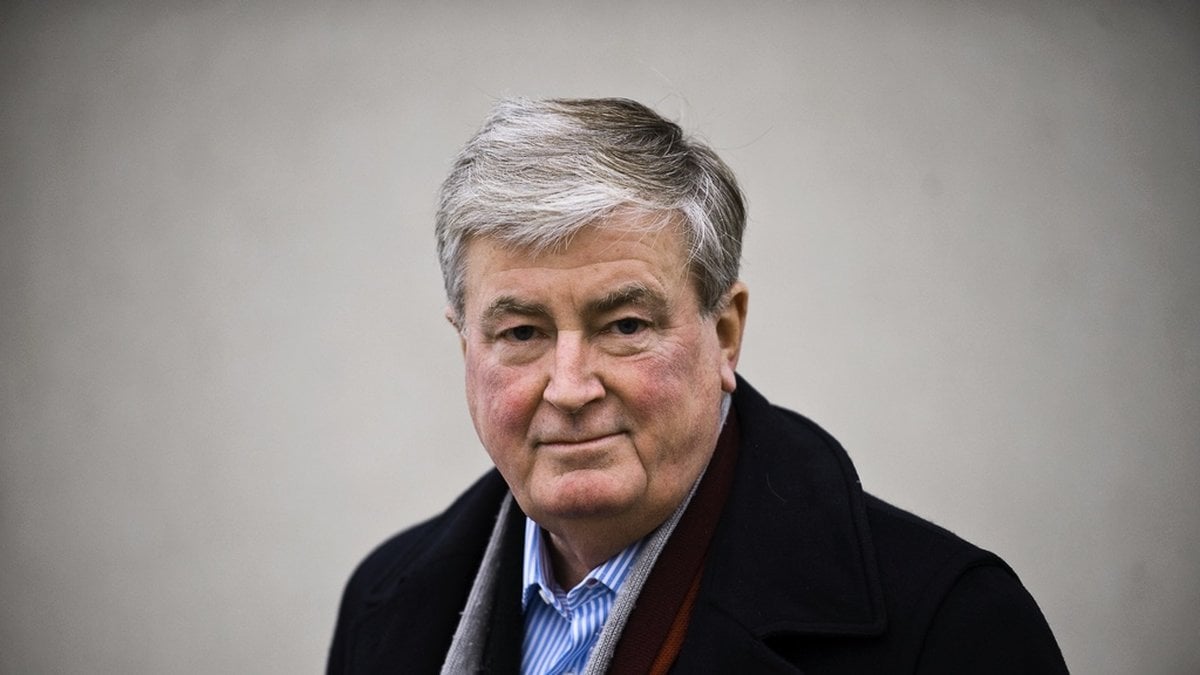 Tidigare S-ministern Mats Hellström har dött