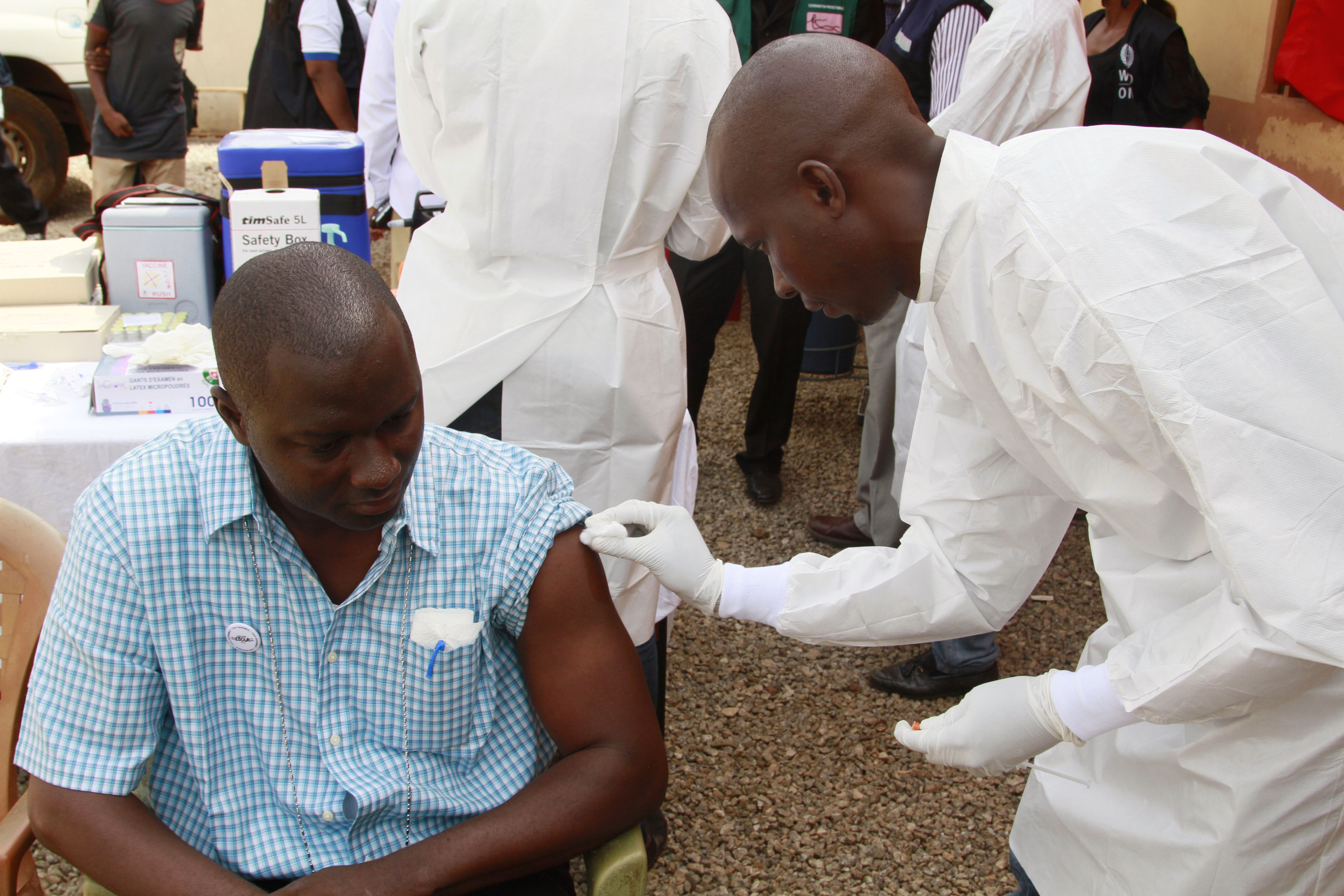 Ebola, Vaccin