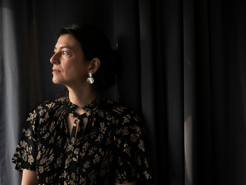 'En av jurymedlemmarna för Bookerpriset började läsa 'Räddningsavståndet' och sade att han inte kunde sluta. Han insåg att han inte gjorde sitt jobb, för han måste anteckna. Så han läste den igen och kunde inte anteckna då heller. Då började han använda en alarmklocka, och var tjugonde minut ringde den så han kunde skriva ner kommentarer. Det var det bästa beröm jag kunde ha fått', säger Samanta Schweblin.