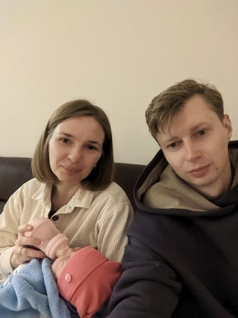 Natalya, Dmitry och Mia Tysjtjuk känner sig säkra för tillfället.