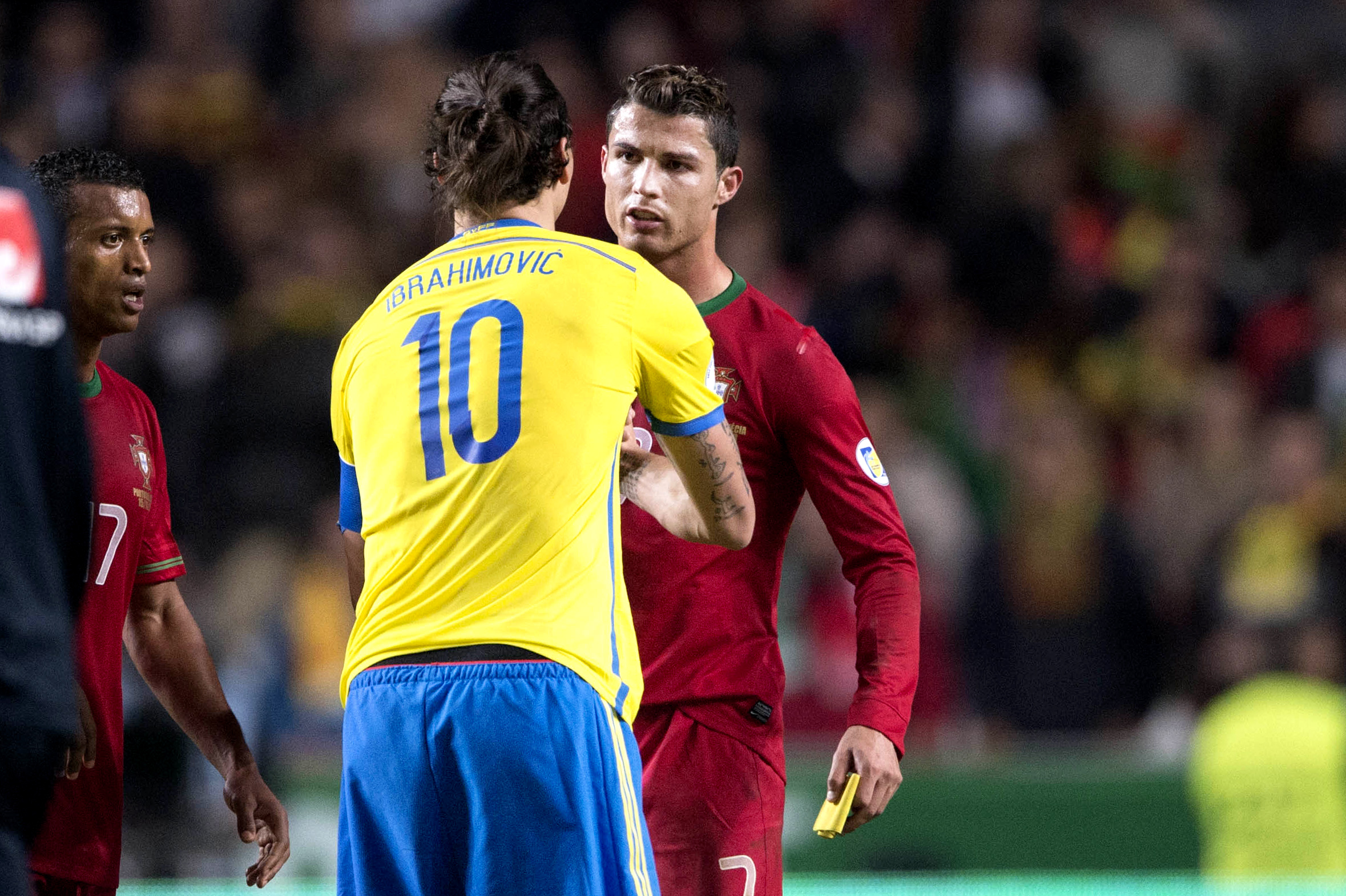 Vem får fira en VM-plats och boka biljett till Brasilien i kväll? Zlatan eller Ronaldo? Vem får fira en VM-plats och boka biljett till Brasilien i kväll? Zlatan eller Ronaldo?