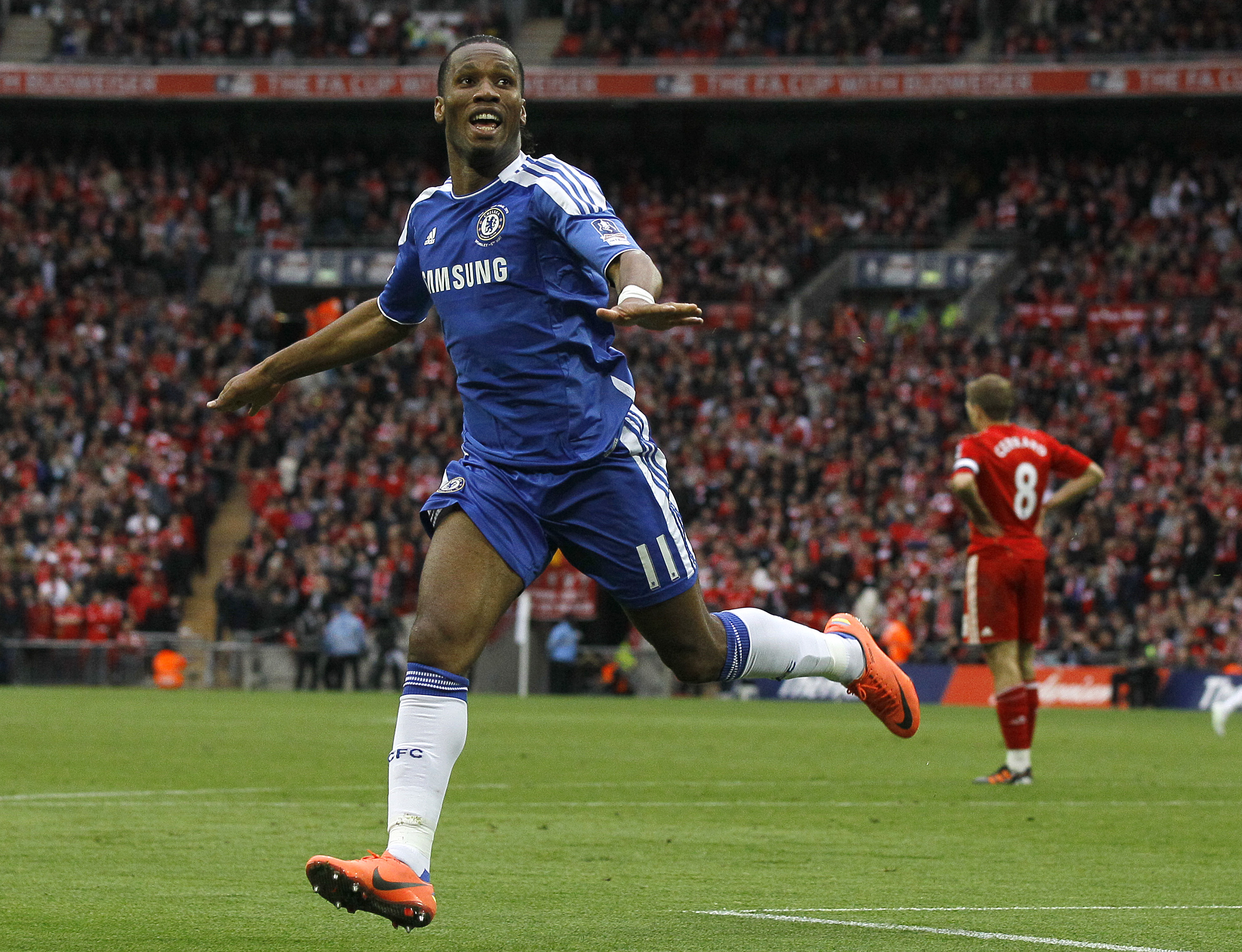 I den 52:a minuten gjorde Didier Drogba – mycket skickligt – 2–0 för Chelsea.

