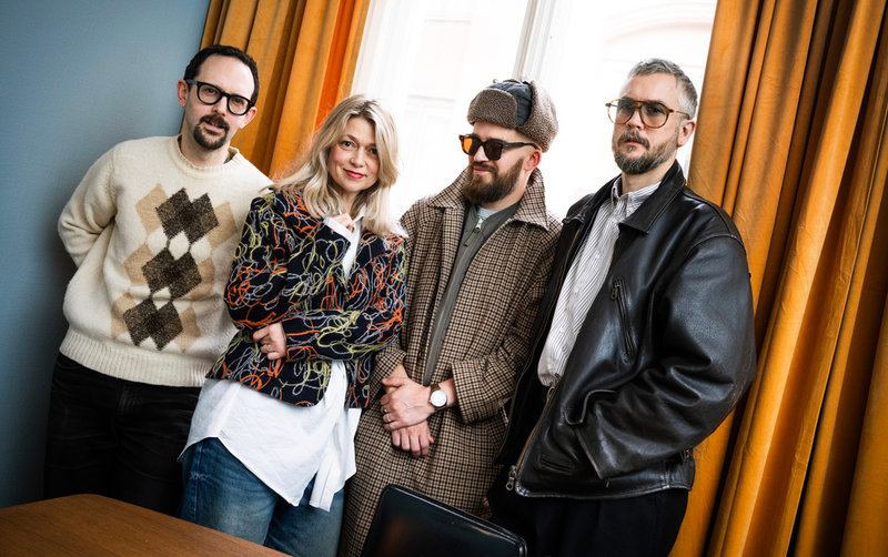 Bandmedlemmarna pluggade musik ihop på folkhögskola för 20 år sedan. Flera av dem har spelat med varandra i olika konstellationer sedan dess, så när de startade bandet fanns redan en stark musikalisk tillit.