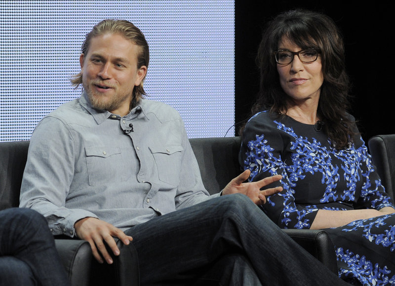 Charlie Hunnam och Katey Sagal 2013. Foto: Chris Pizzello/AP/TT
