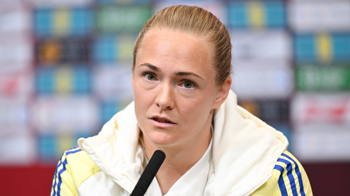 Magdalena Eriksson tycker att hennes före detta tränare Emma Hayes uttryckte sig klumpigt kring spelarrelationer.
