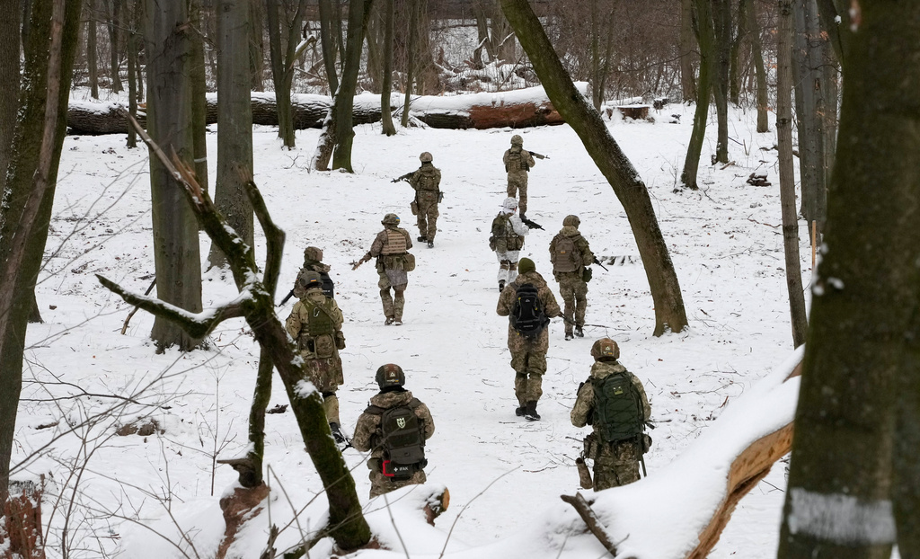 Ukrainska soldater vid gränsen mot Ryssland. Arkivbild.