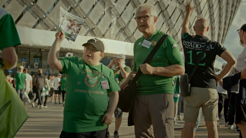 Dokumentären "Gröna linjen" följer bland annat några Hammarbysupportrar i Stockholms södra förorter. 