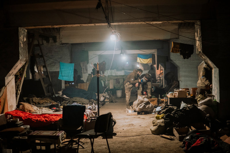 Bland de frigivna finns soldater från stålverket Azov i Mariupol. På bilden syns soldater som befann sig i stålverket under den ryska belägringen. Fotot är taget 7 maj.