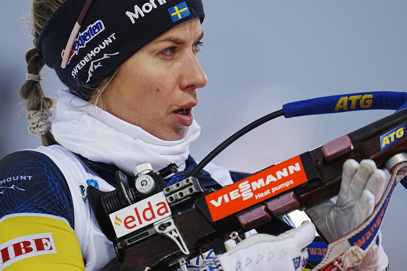 Anna Magnusson under inskjutningen inför jaktstarten i Östersund.