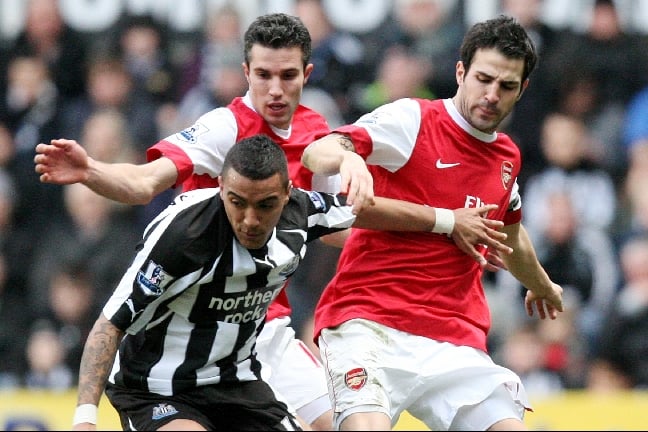 "The Toon"-backen Danny Simpson är på väg fram. "The Toon"-backen Danny Simpson är på väg fram.