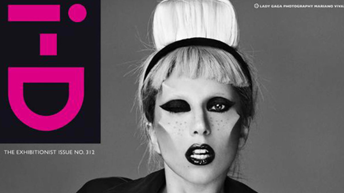 Lady Gaga är inte direkt en blyg viol. Här ser vi henne på omslaget till tidningen i-D.