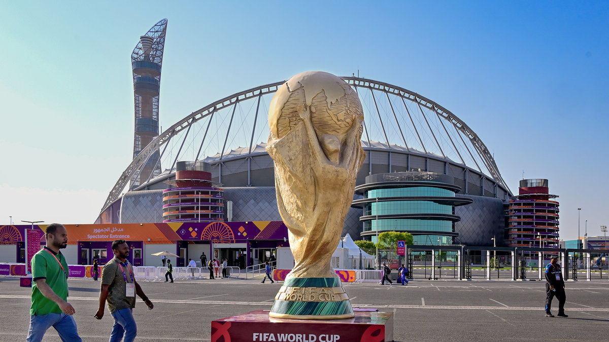 Fotboll-VM 2022 i Qatar inleds på söndag