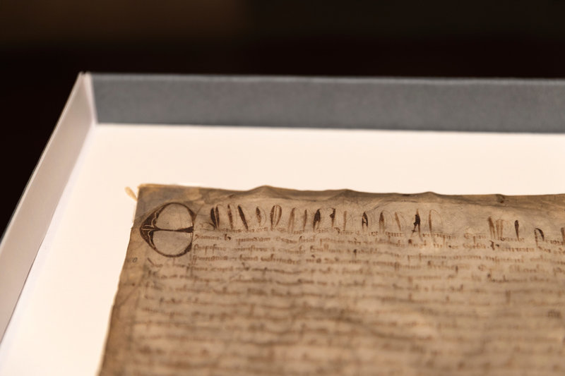 En originalversion av det brittiska fördraget Magna Carta, nedtecknad 1300, har hittats på Harvard University i USA. Texten anses ligga till grund för vår tids deklaration om de mänskliga rättigheterna.
