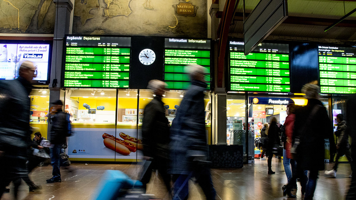 Pendlare från Göteborgs centralstation får vända i Kungsbacka då tågtrafiken mellan Kungsbacka och Varberg står helt still på torsdagsmorgonen. Arkivbild.