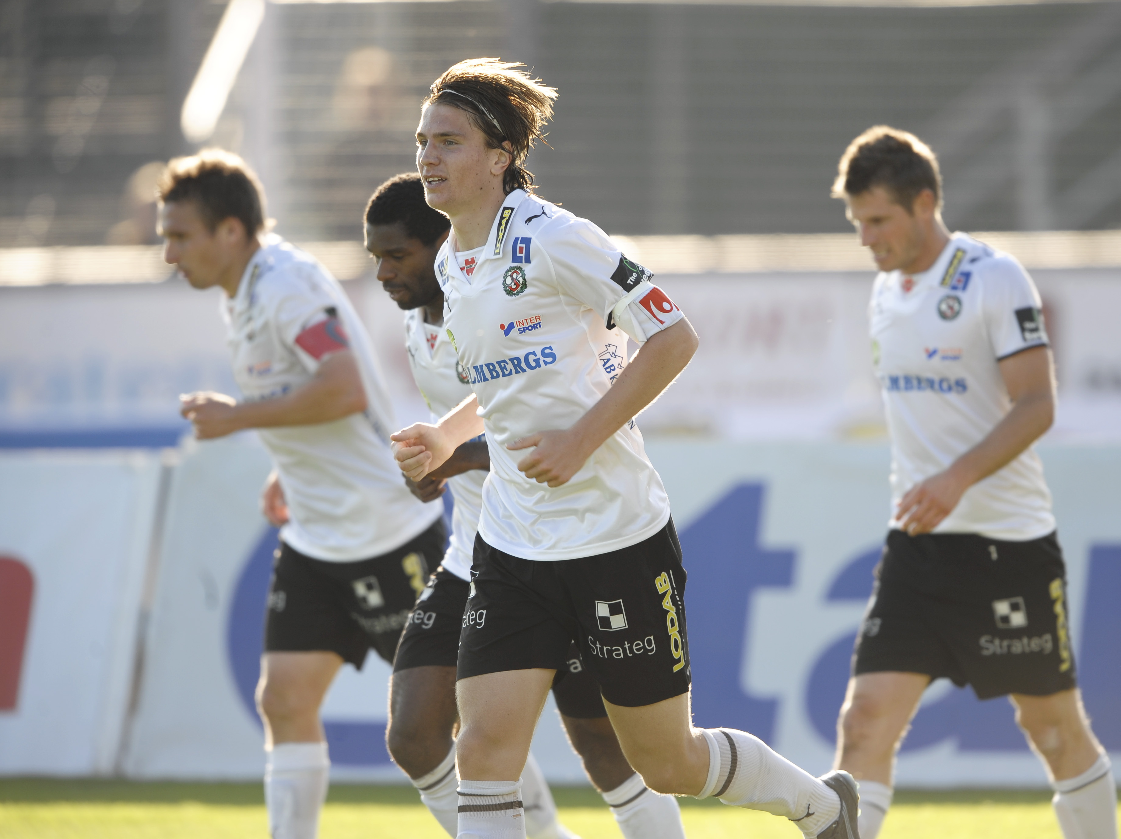 18. Marcus Astvald, högerytter. Betyg: 3/5. Snabb ytter som är bra på att hitta in med passningar till centralt springade mittfältare och anfallare. 18. Marcus Astvald, högerytter. Betyg: 3/5. Snabb ytter som är bra på att hitta in med passningar till centralt springade mittfältare och anfallare.