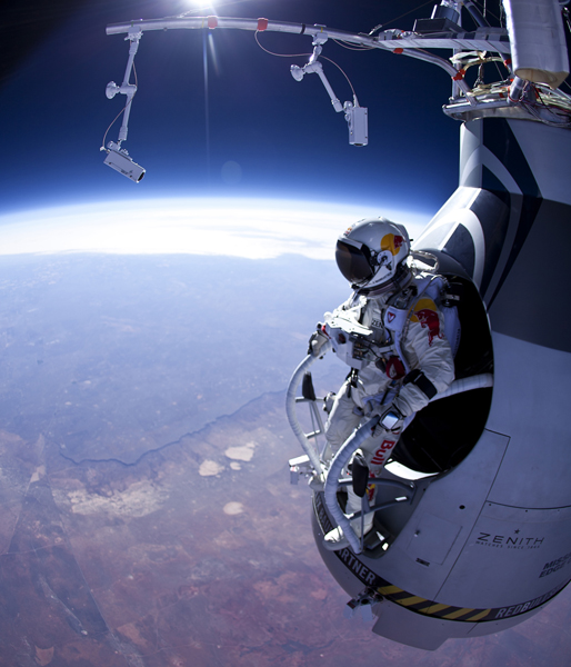 8. Från en heliumballong hoppade Felix Baumgartner från över 39 000 meters höjd. 