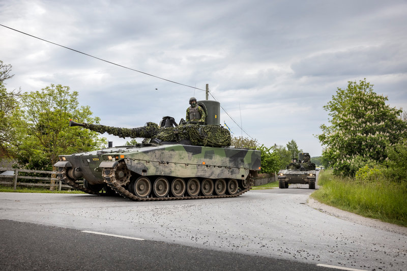 Luftvärnskanonvagn 90 används för att identifiera och bekämpa fientligt stridsflyg. I samband med militärövningen Baltops finns dessa på plats på Gotland.