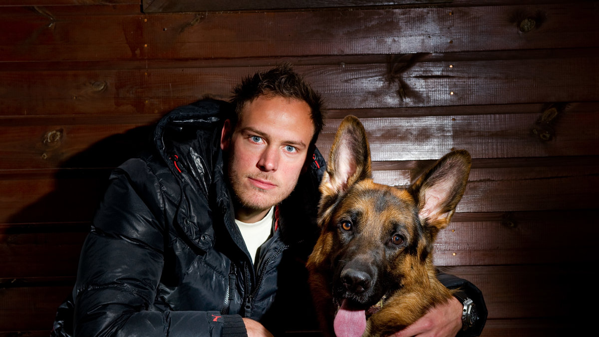Granqvist med hunden Dexter.