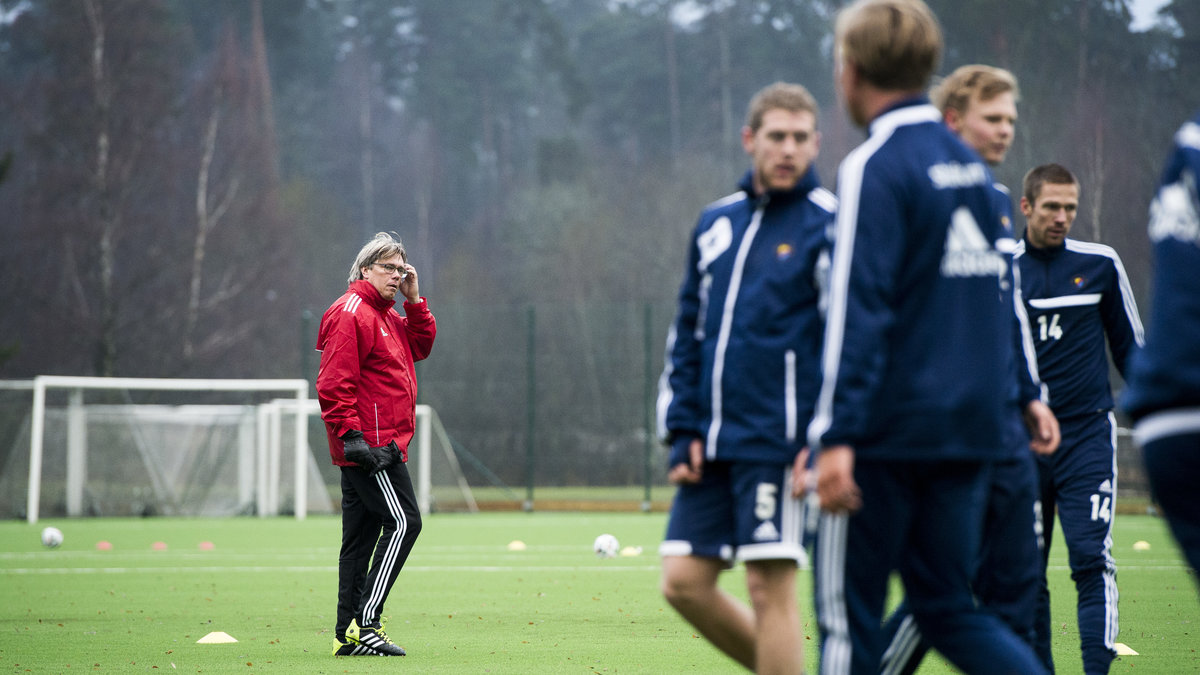 Under måndagen ledde Olsson sitt första träningspass med sin nya klubb. 