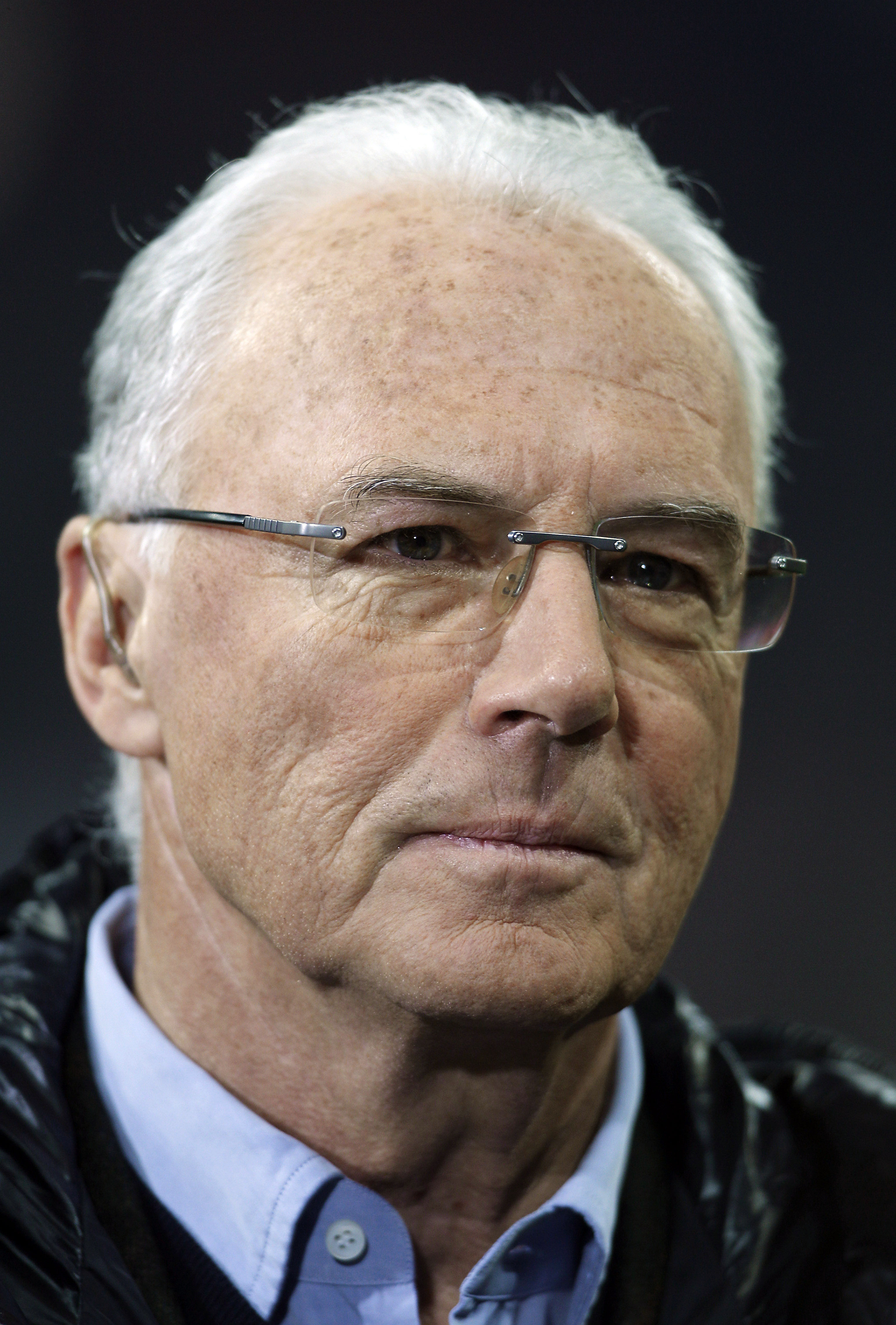 Franz Beckenbauer. Med "Der Kaiser" (kejsaren) som libro vann Västtyskland EM- och VM på 70-talet. Smeknamnet fick han för sin eleganta stil och sin goda speluppfattning.