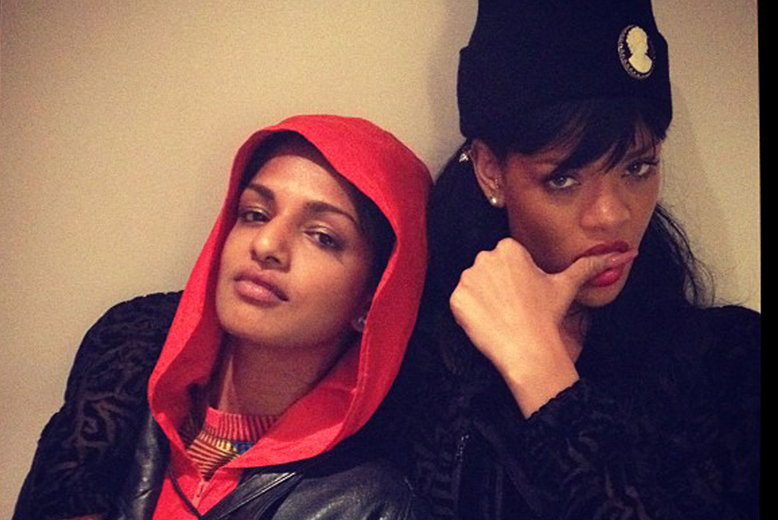 Rihanna hänger backstage med M.I.A. 