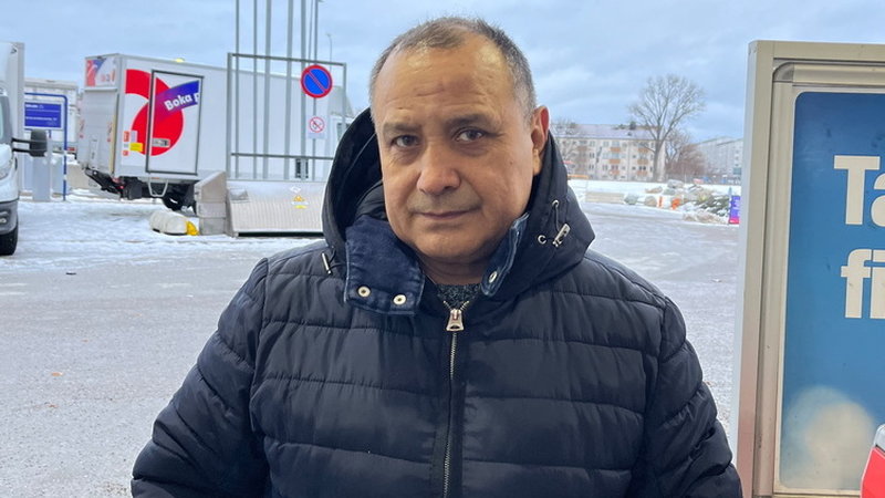 Carlos Trinna tankade i Stockholm på nyårsdagen.