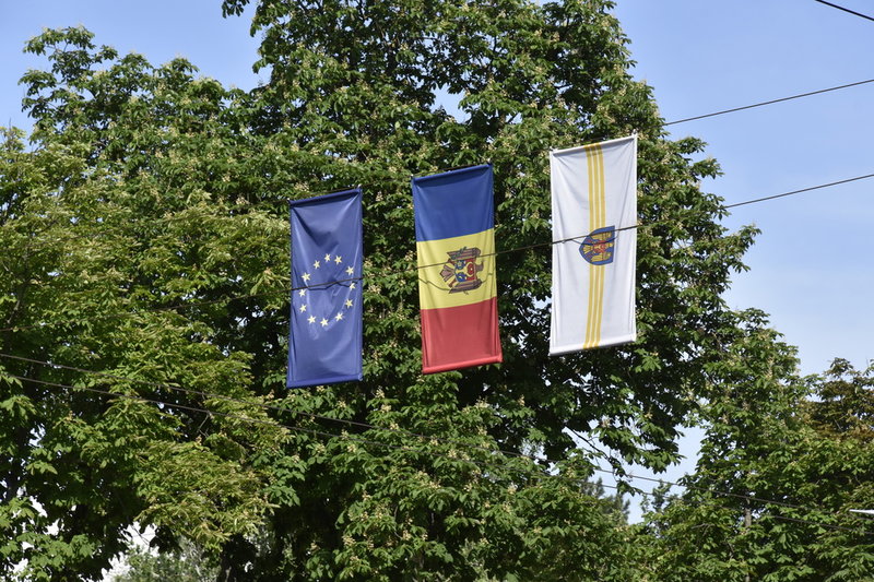 EU-flaggan syns överallt i Moldaviens huvudstad inför veckans toppmöte i Europeiska politiska samfundet, EPC.