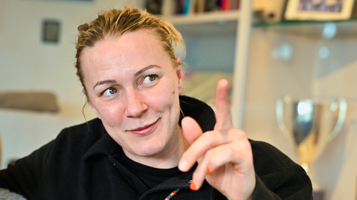 Simstjärnan Sarah Sjöström är positiv till friidrottens OS-guldbonus i Paris.