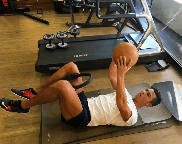 Kanske dags att plocka upp en av de där medicinbollarna på gymmet? Kanske dags att plocka upp en av de där medicinbollarna på gymmet?