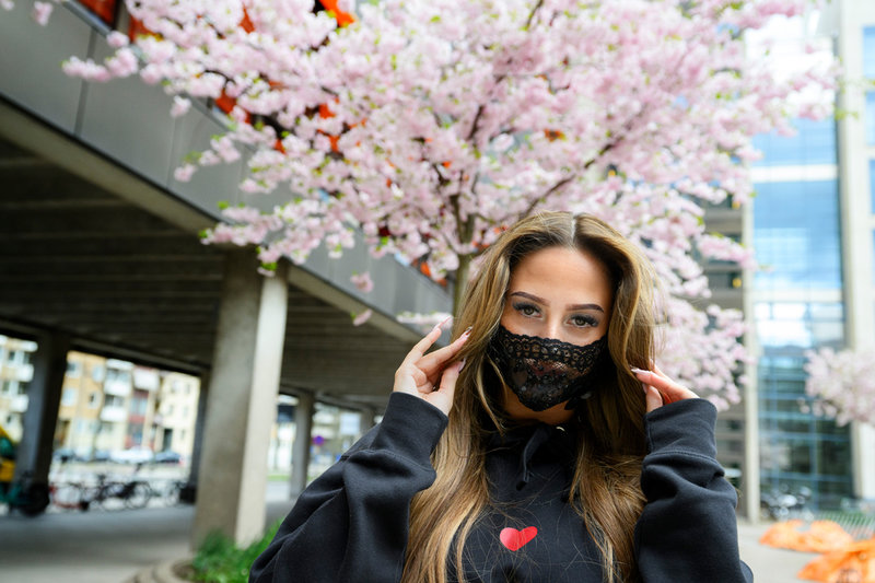 Felicia tycker att Danmark har den bästa låten utöver hennes egen. "Den påminner om 'My system', fast en lite mörkare underground-version".