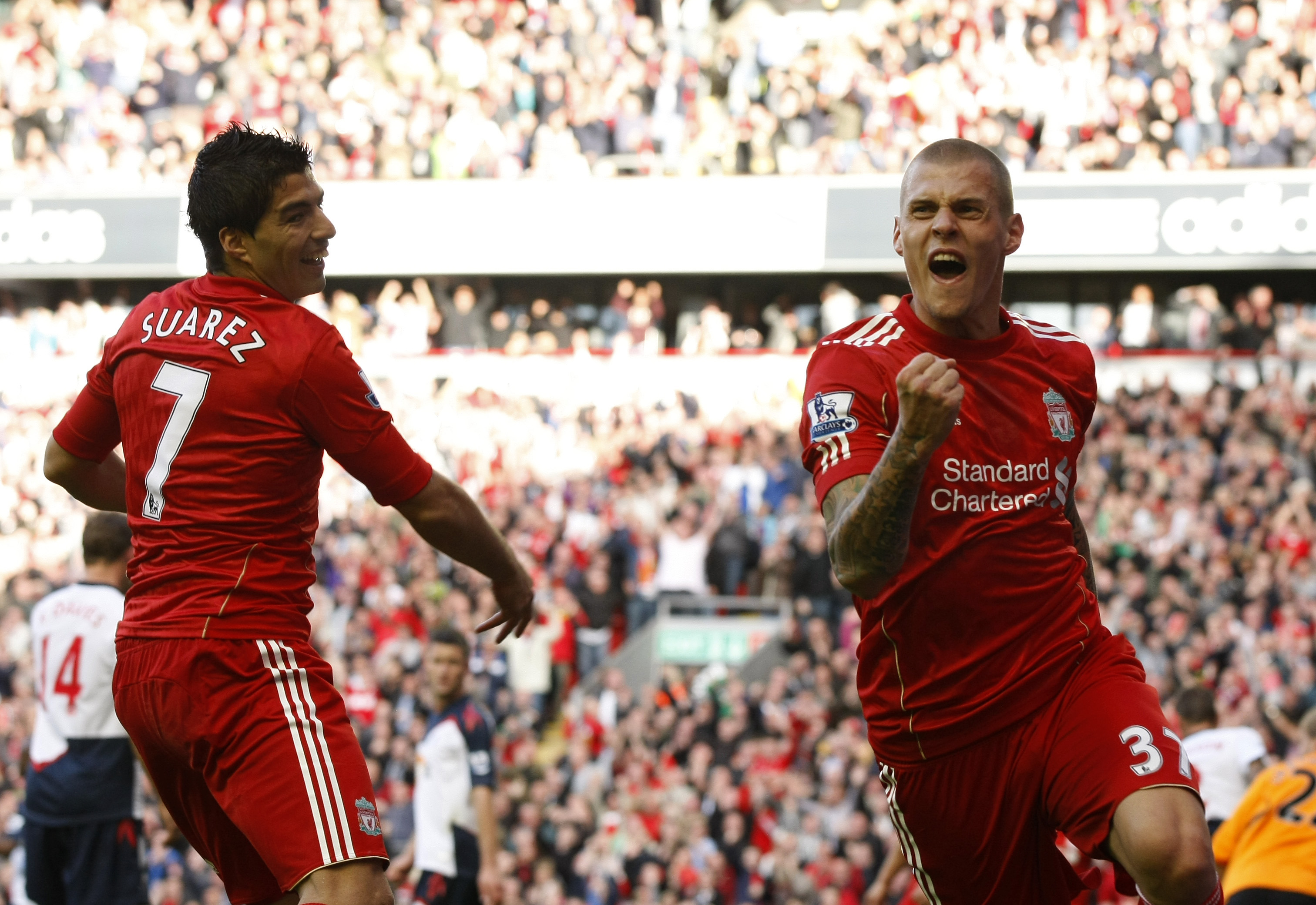 Liverpools Martin Skrtel jublar efter sitt 2-0-mål mot Bolton.