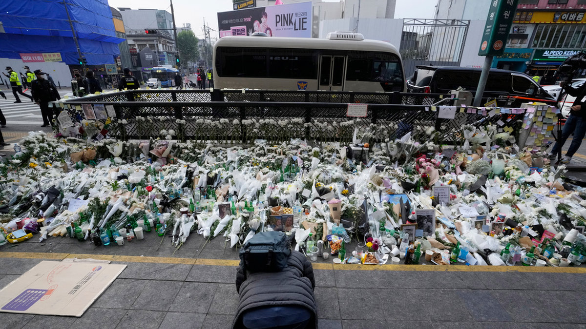 Över 150 personer dog i trängseln i samband med halloweenfirandet i Seoul.
