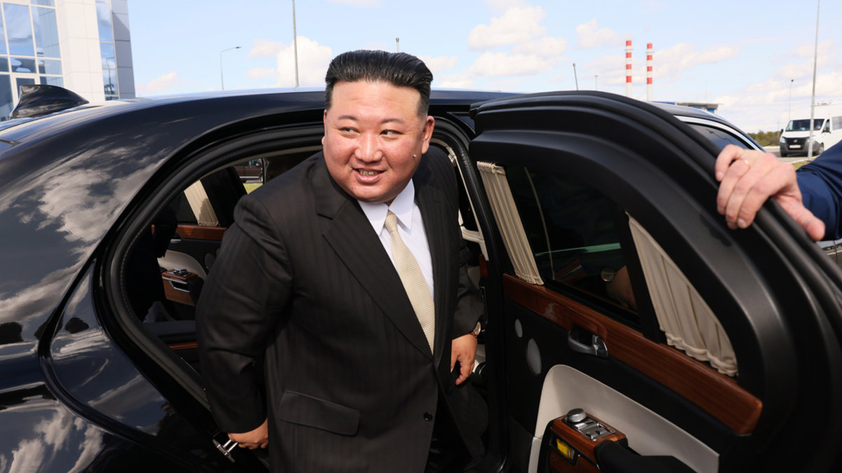 Nordkoreas ledare Kim Jong Un anländer till sitt möte med Rysslands president Vladimir Putin i september förra året. Arkivbild.