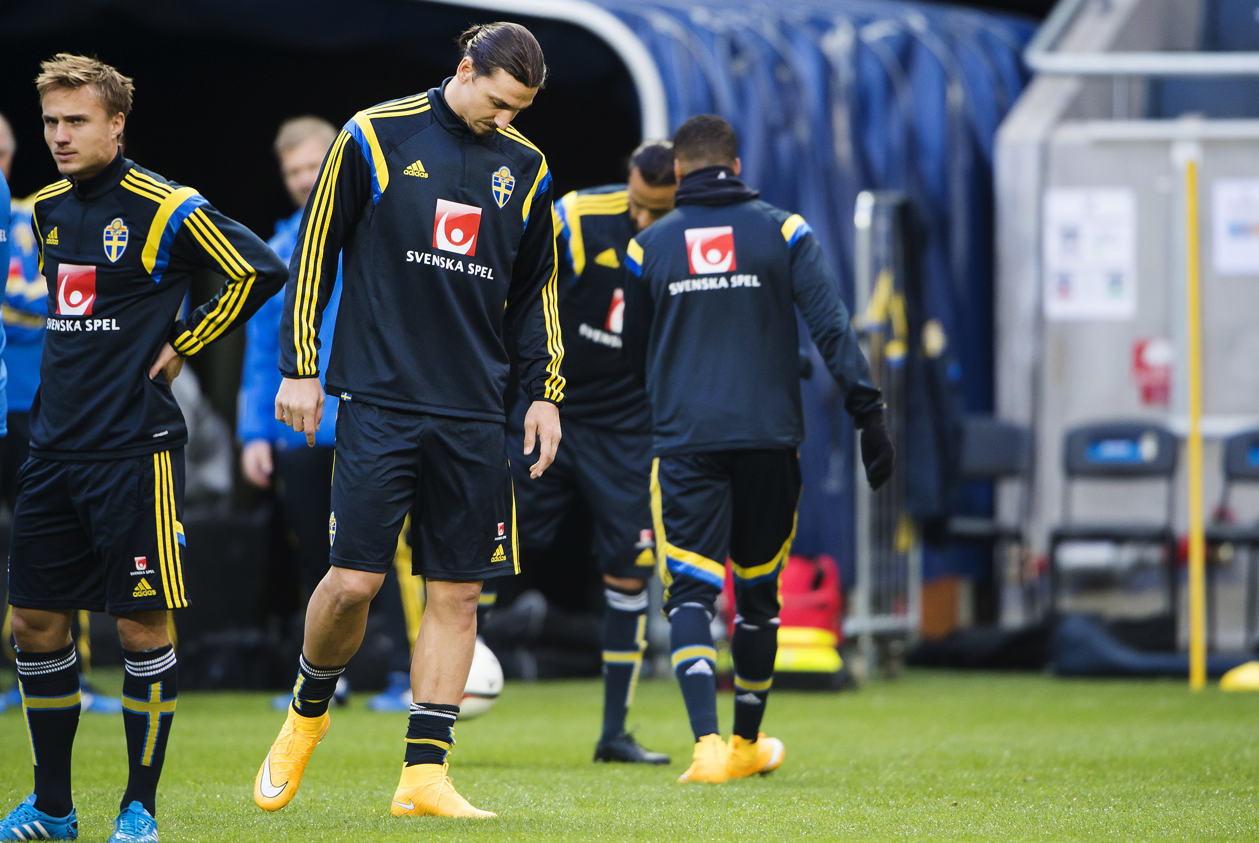 Zlatan testade att träna med hela laget under lördagen.