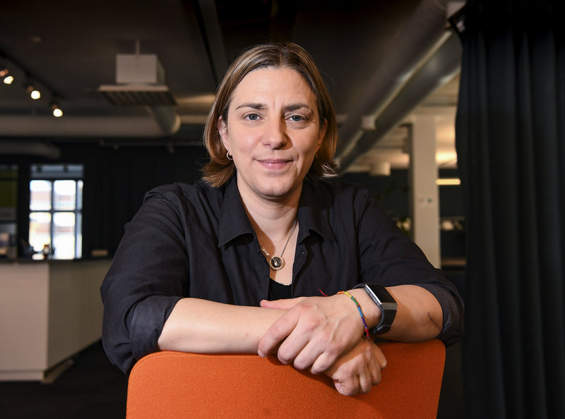 'Det är orimligt att en bibliotekarie ska stå i dörren och bestämma vem eller vilka som ska få komma in', säger Anna Troberg, ordförande för fackförbundet DIK.