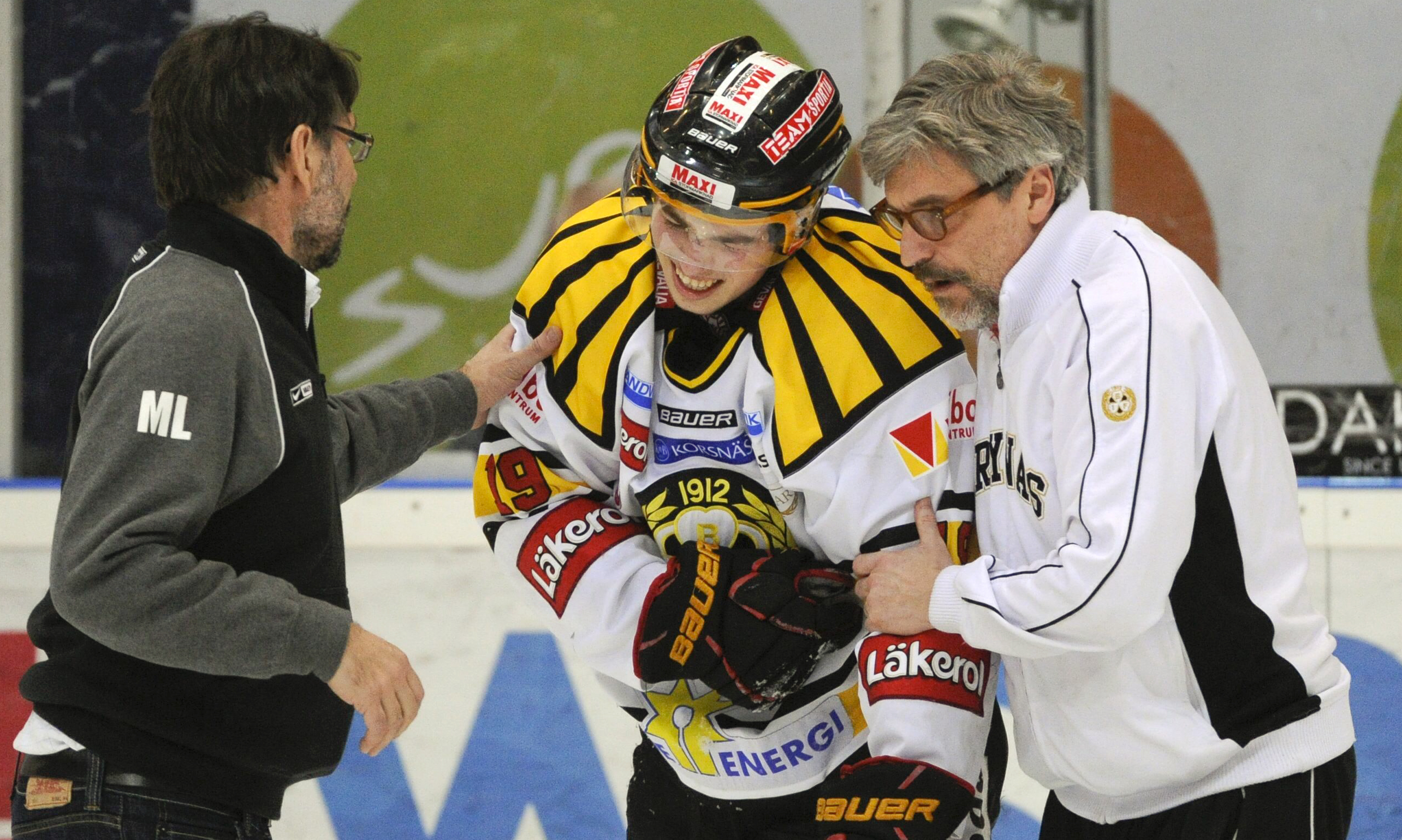 Calle Järnkrok fick en rejäl tackling av Färjestads Marius Holtet förra året. Med axeln ur led försvann Järnkrok från resten av slutspelet och säsongen. 