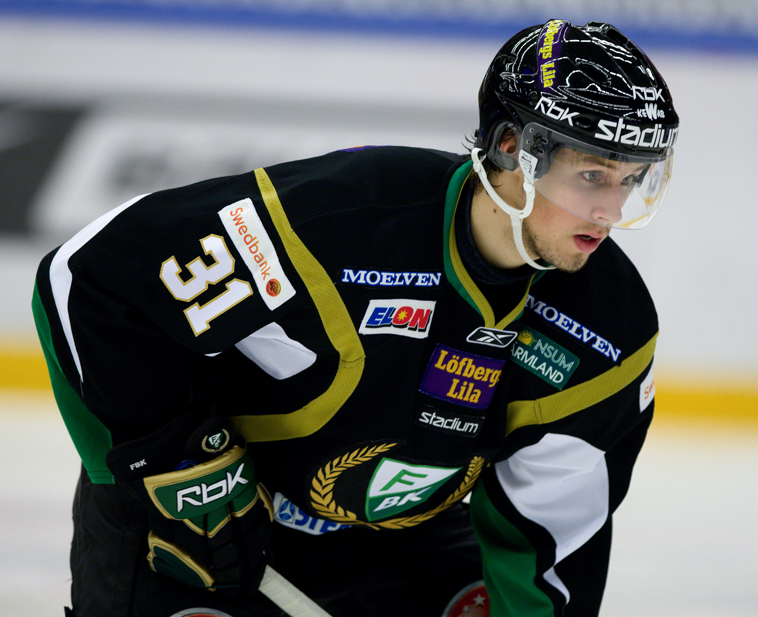 Håkan Andersson går till attack mot Dick Axelsson.
