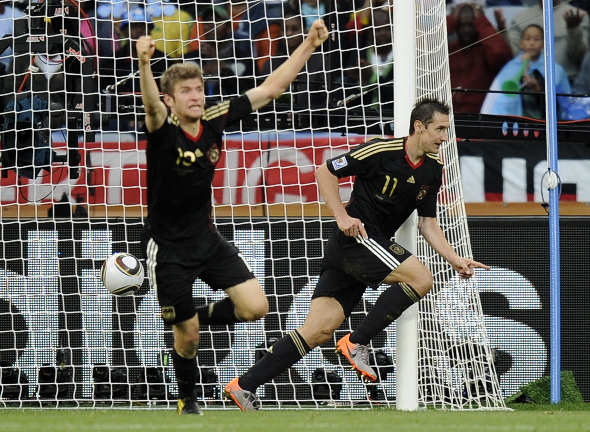 Tyskland körde över Argentina i dagens kvartsfinal med hela 4-0.
