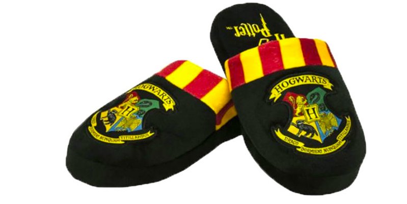 Tofflor med Hogwarts-tryck