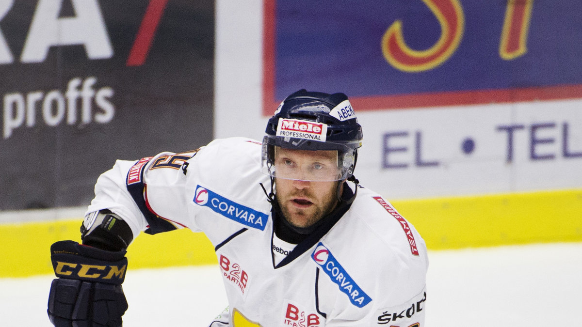 Jimmie Ölvestad vädjar om tålamod efter Djurgårdens dåliga start i hockeyallsvenskan.
