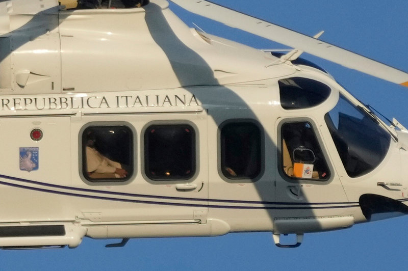 Påve Leo XIV kom till jubiléet i helikopter.