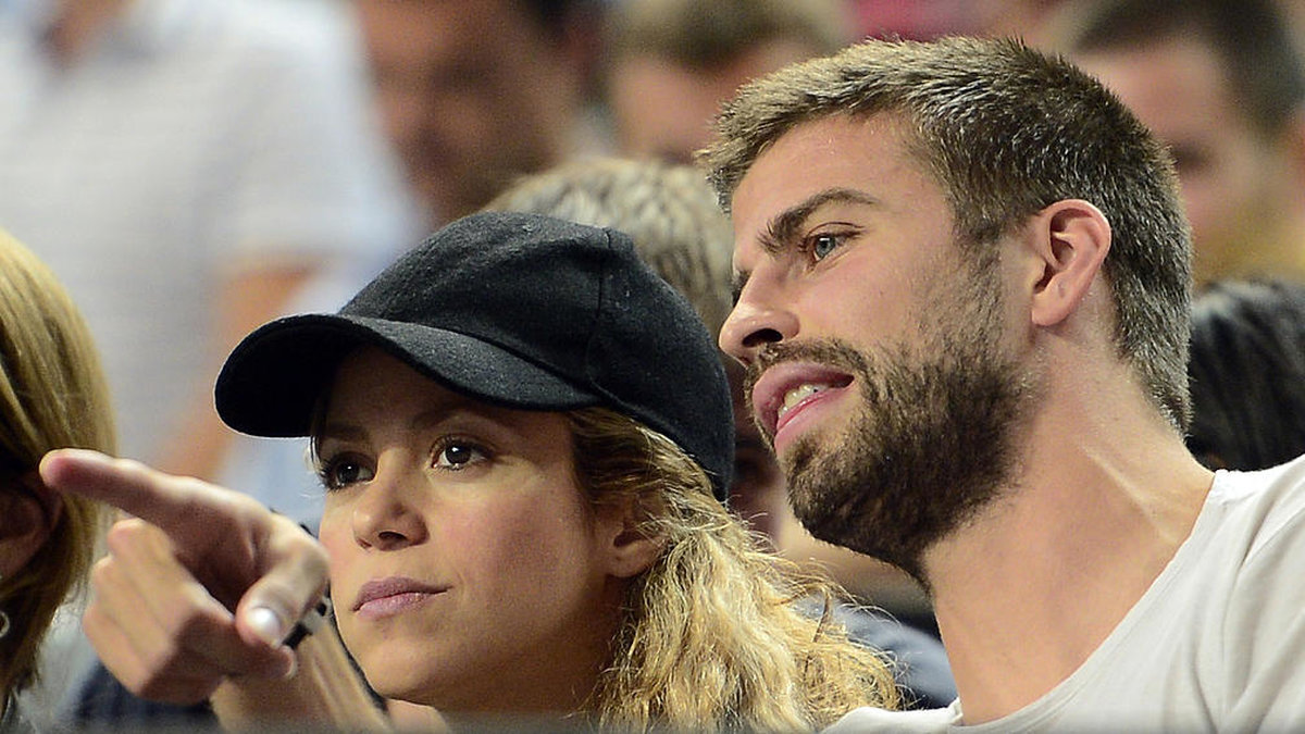 Mittbacken Gerard Pique och hans flickvän Shakira är inte bjudna. 